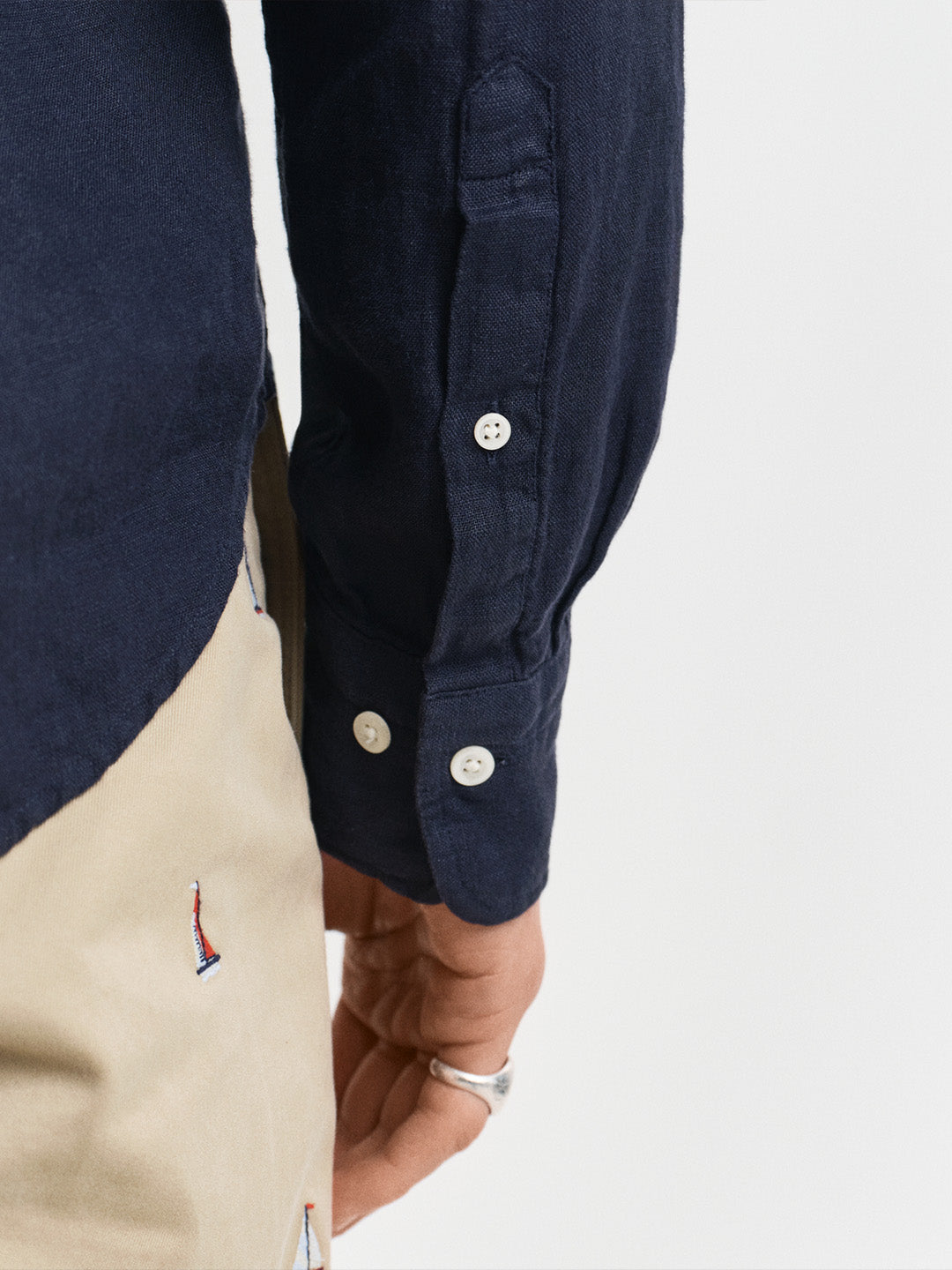 Gant Men Navy Blue Solid Regular Fit Pure Linen Shirt