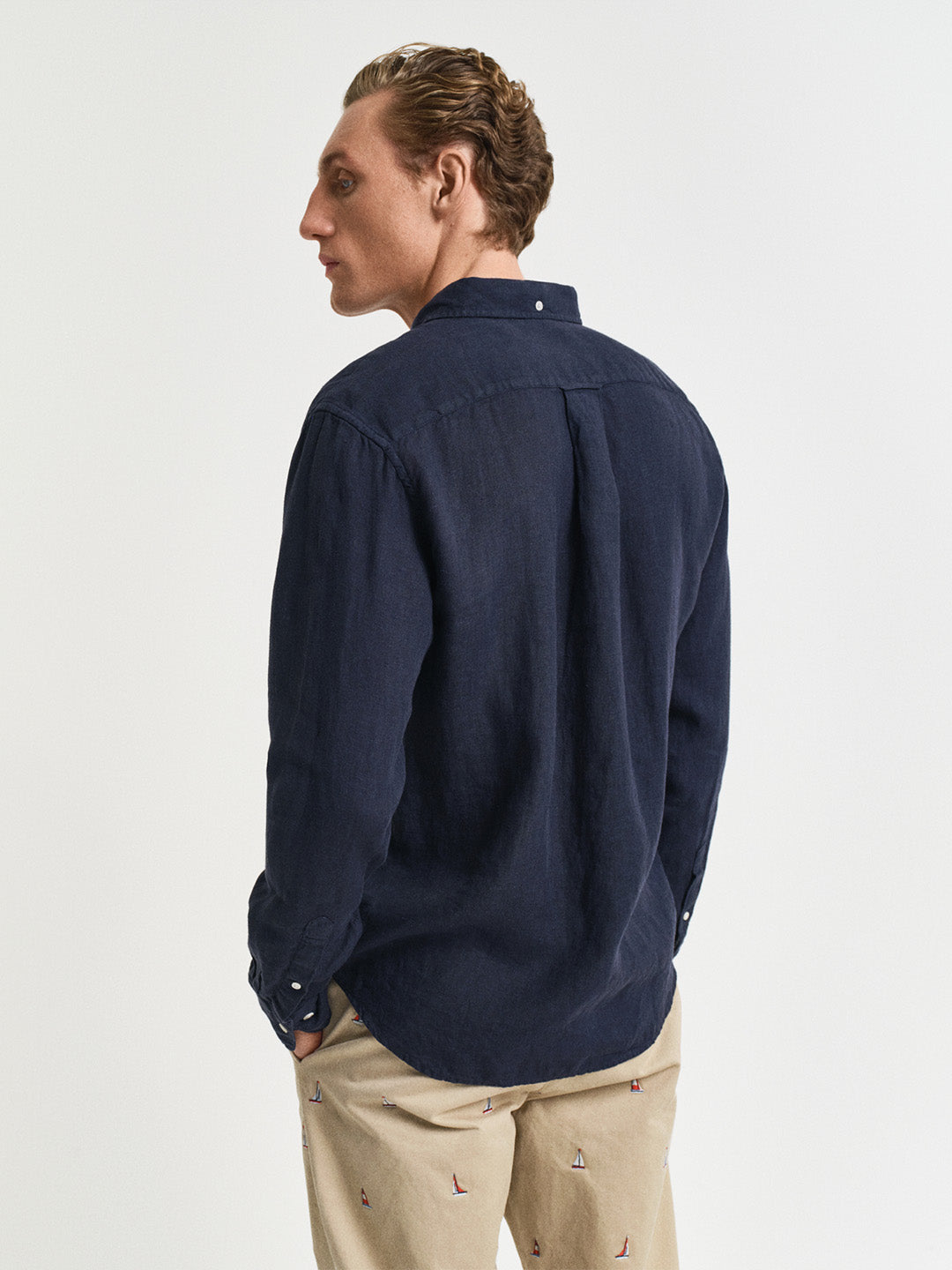 Gant Men Navy Blue Solid Regular Fit Pure Linen Shirt