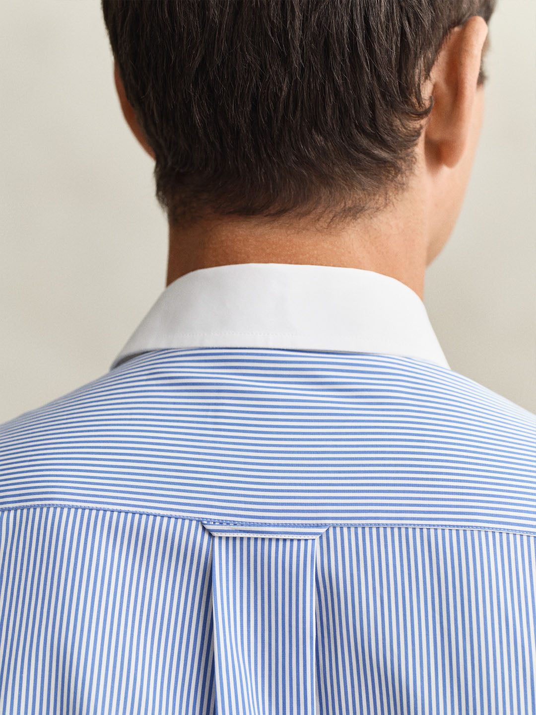 Gant Men Blue Striped Regular Fit Poplin Shirt