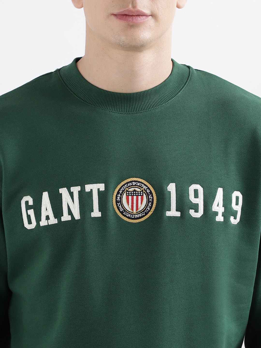 Gant Men Green Solid Full Sleeves Round Neck Sweatshirt