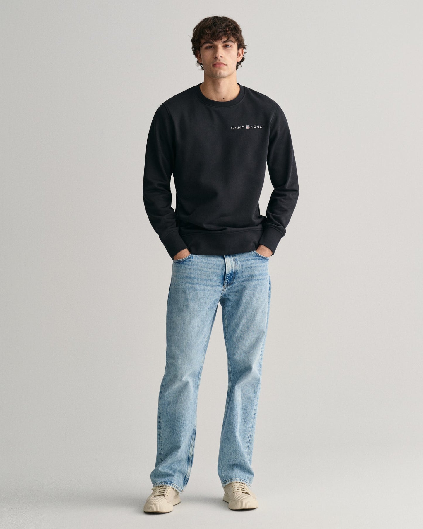 Gant Men Black Solid Round Neck Full Sleeves Sweatshirt