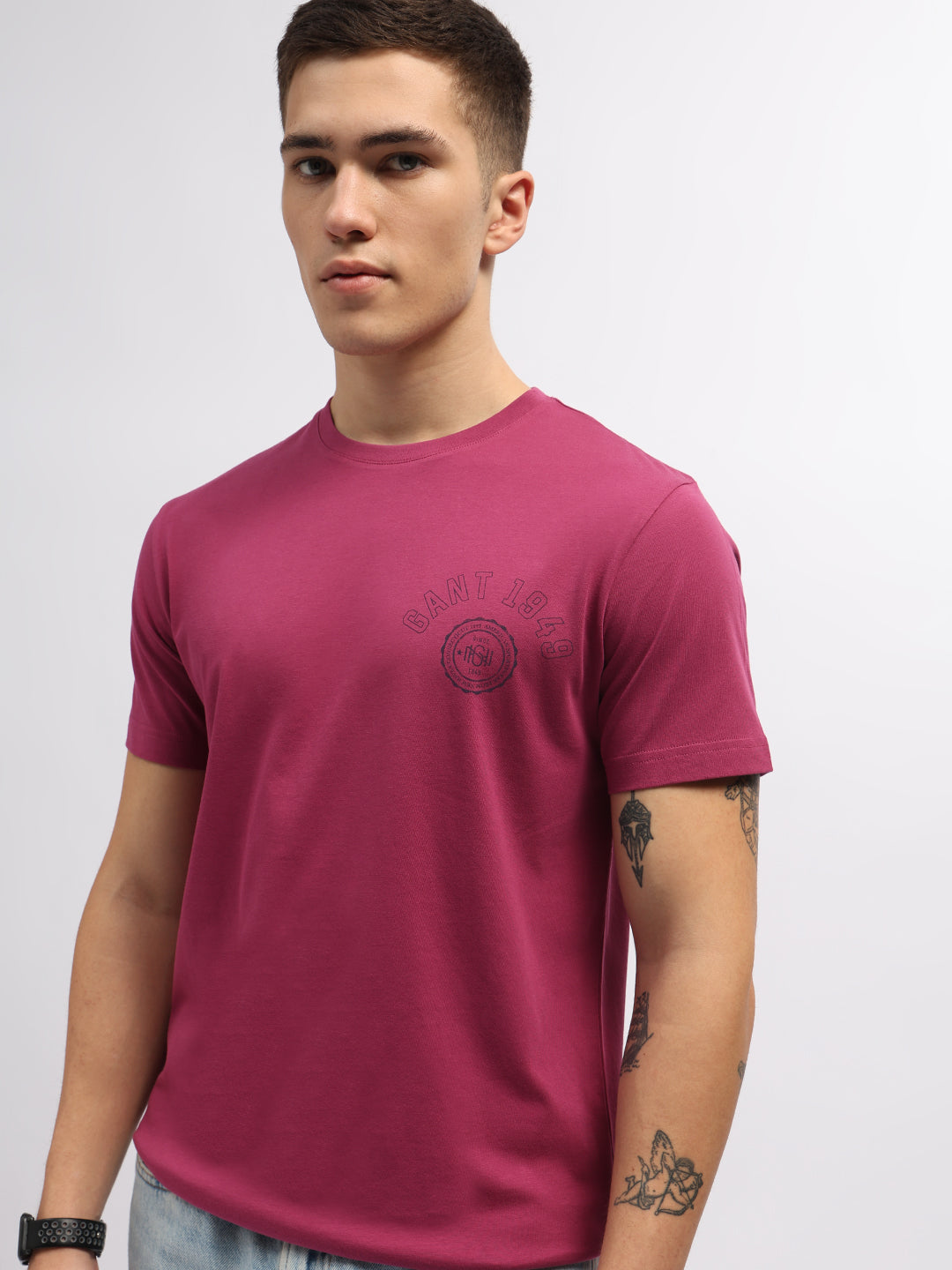 Gant Men Magenta Solid Round Neck Short Sleeves T-Shirt