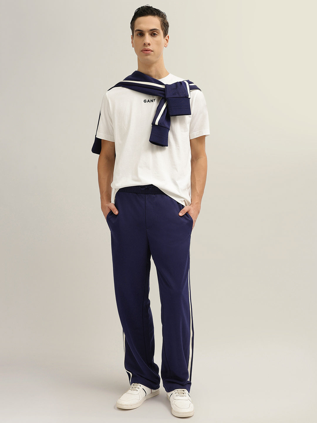 Gant Men Blue Solid Mid-Rise Track Pants