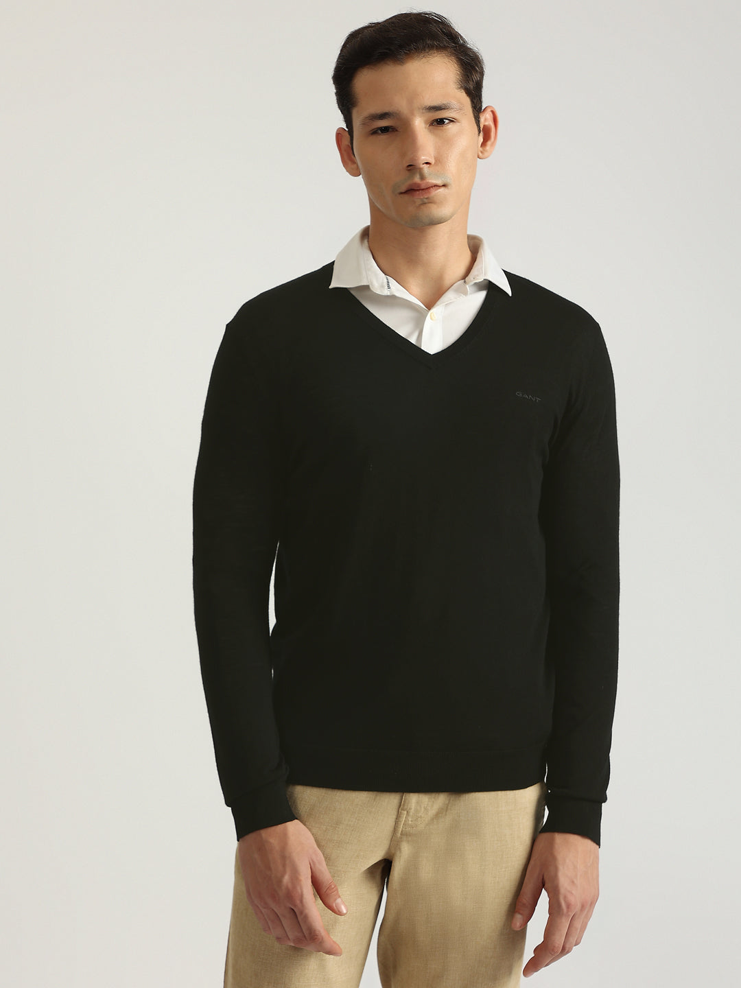 Gant Men Black Solid V-Neck Full Sleeves Pullover Style Sweater