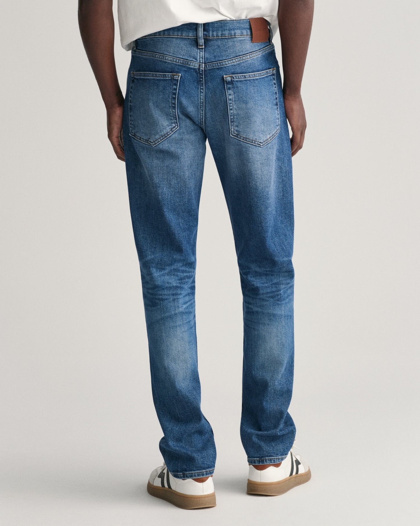 Gant Men Blue Washed Mid-Rise Slim Fit Jeans