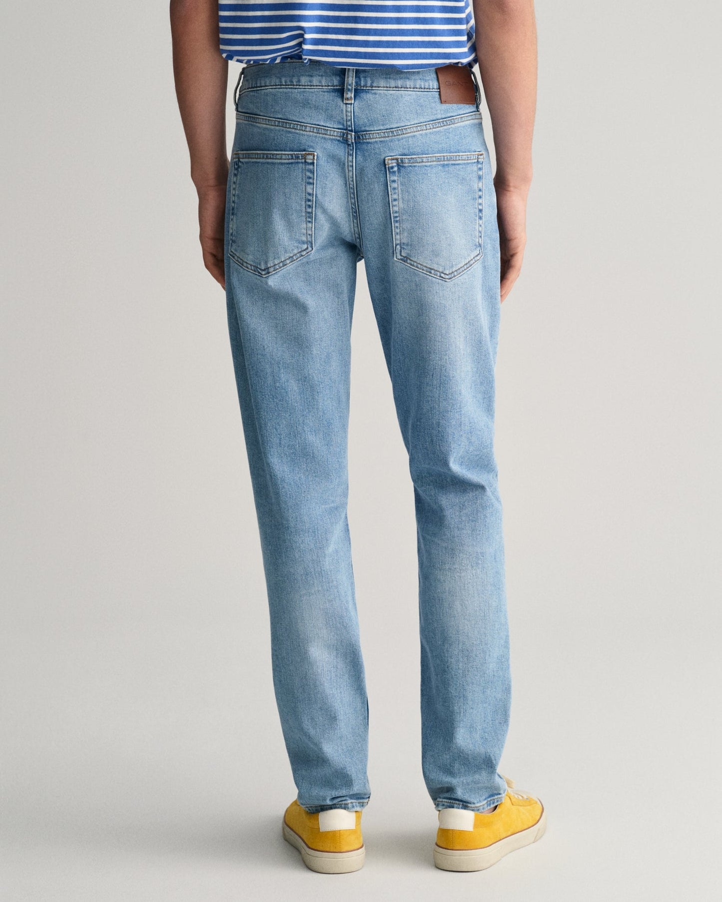 Gant Men Blue Washed Mid-Rise Regular Fit Jeans