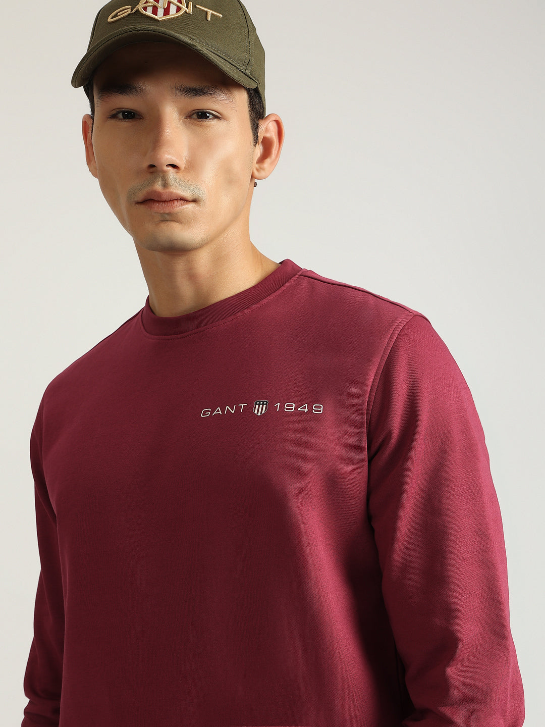 Gant Men Red Solid Round Neck Full Sleeves Pullover Style Sweatshirt