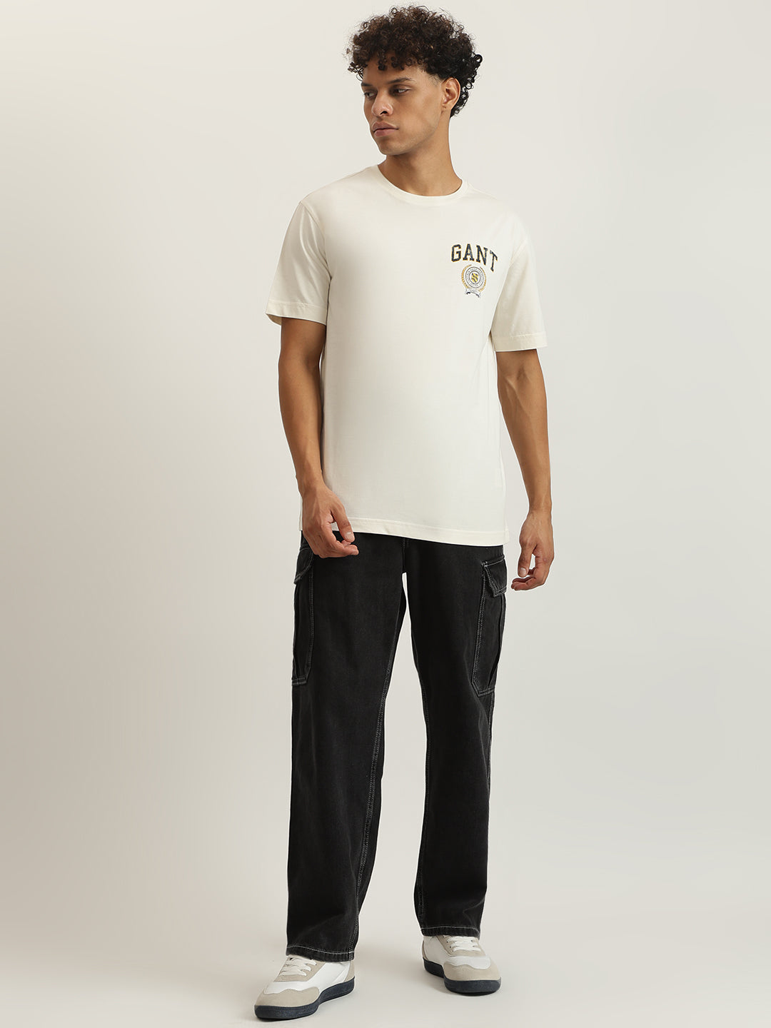 Gant Men Solid Round Neck Short Sleeves T-Shirt