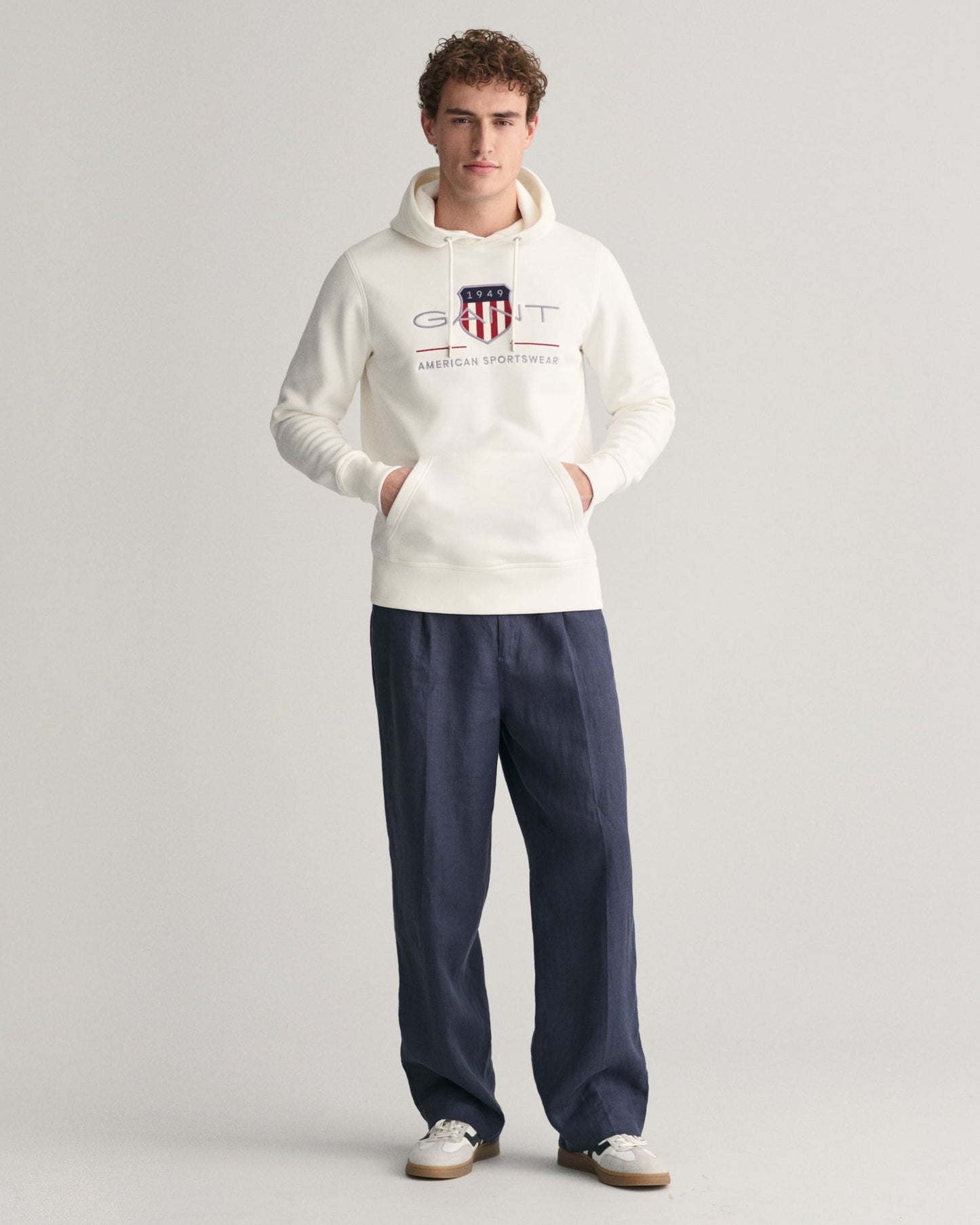 Gant Men White Solid Hooded Full Sleeves Sweatshirt