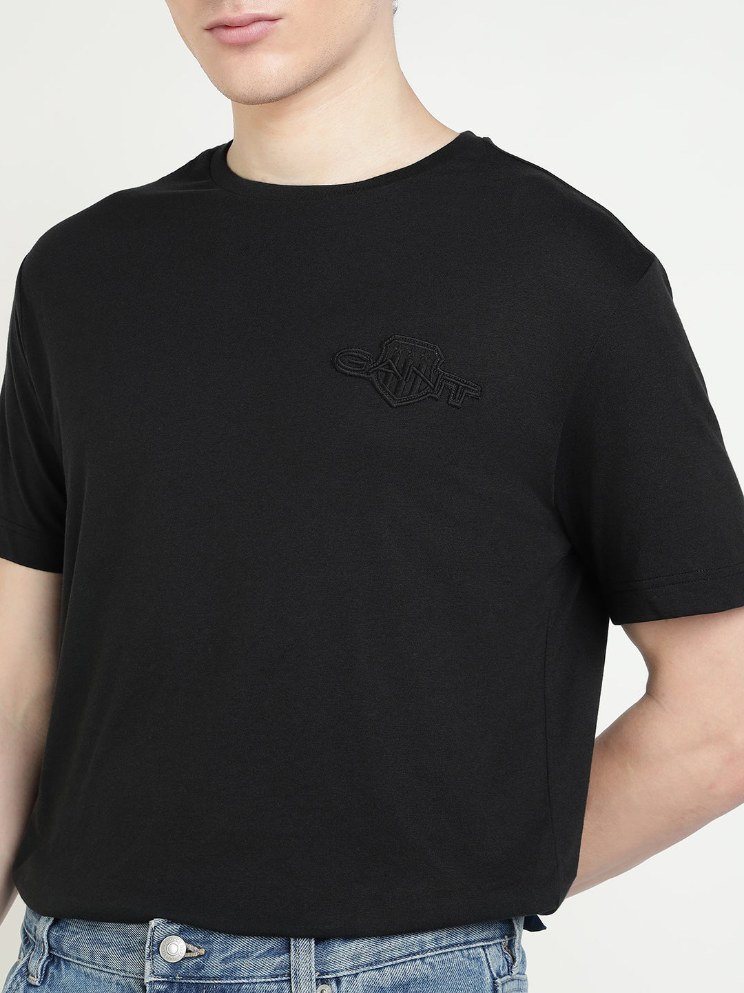 Gant Men Black Solid Crew Neck Tshirt