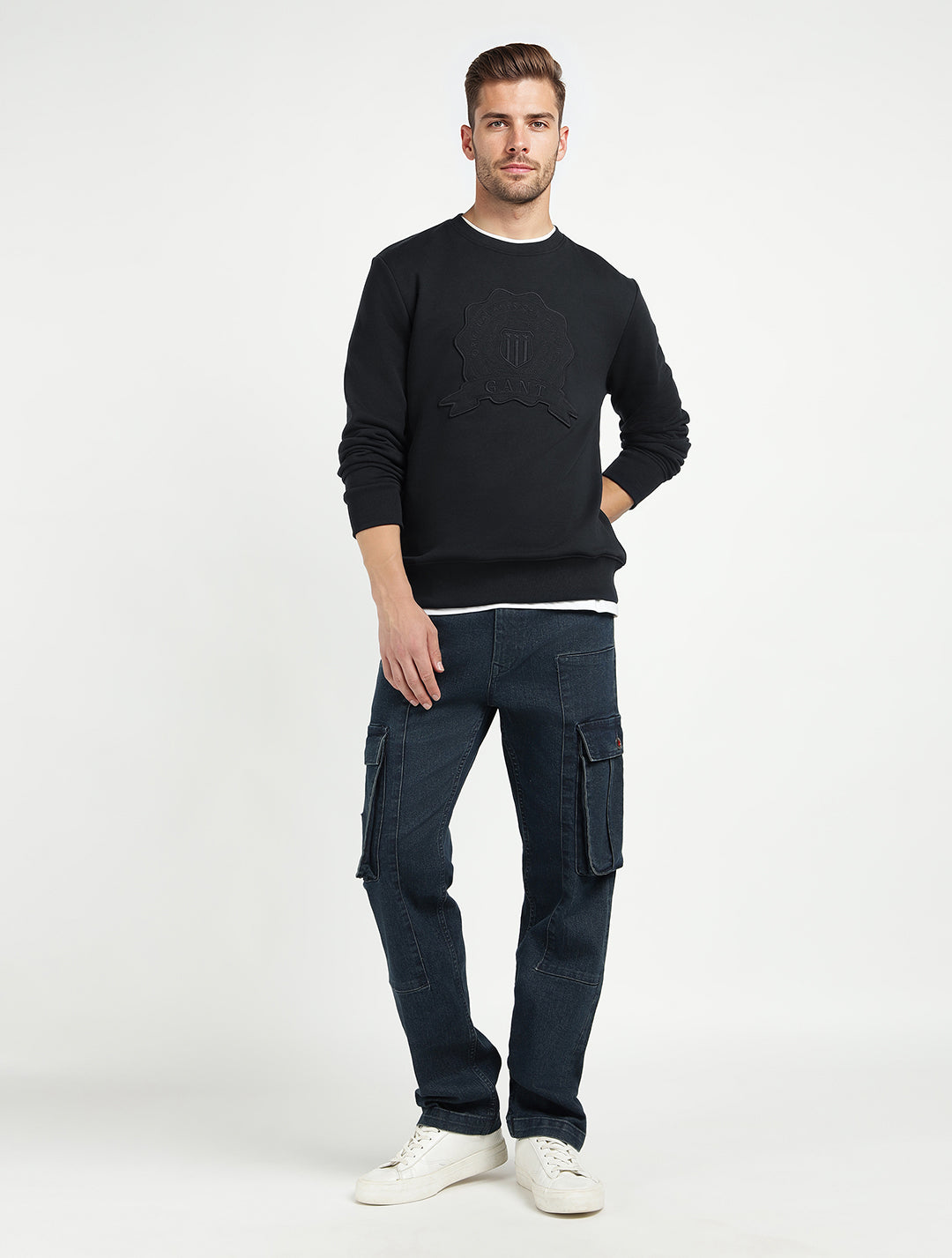 Gant Men Black Solid Crew Neck Sweatshirt