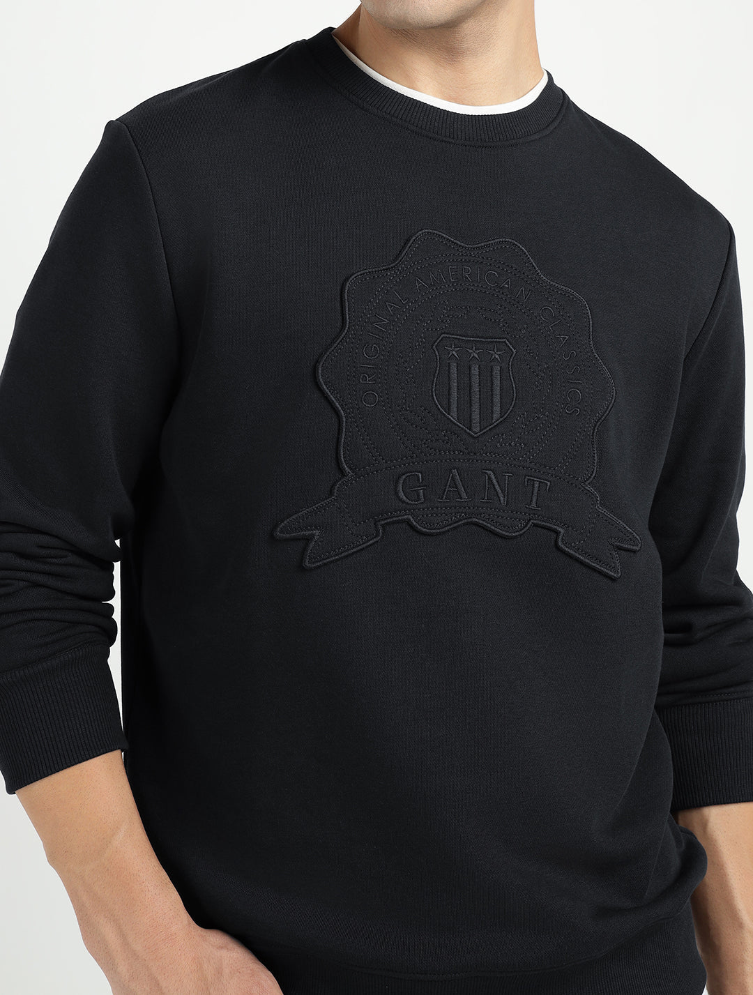 Gant Men Black Solid Crew Neck Sweatshirt