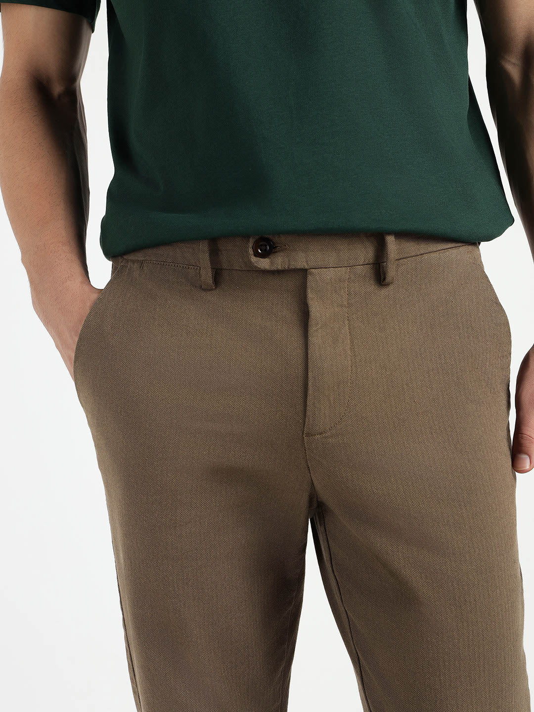 Gant Men Brown Slim Fit Solid Trouser