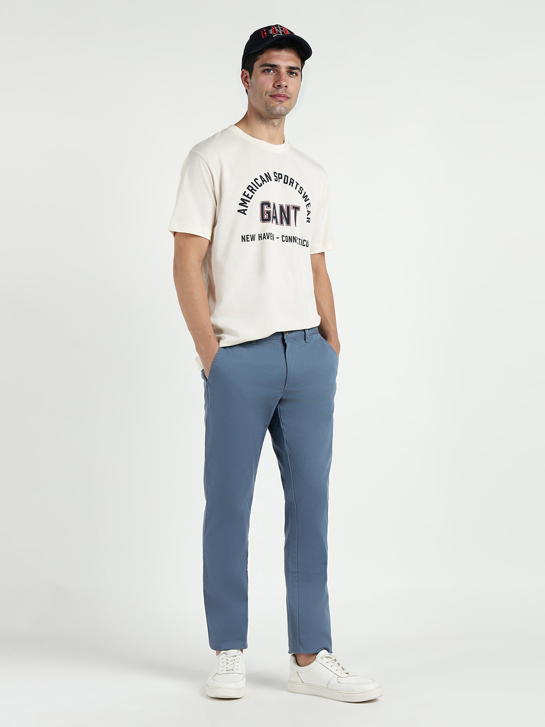 Gant Men Blue Slim Fit Solid Trouser