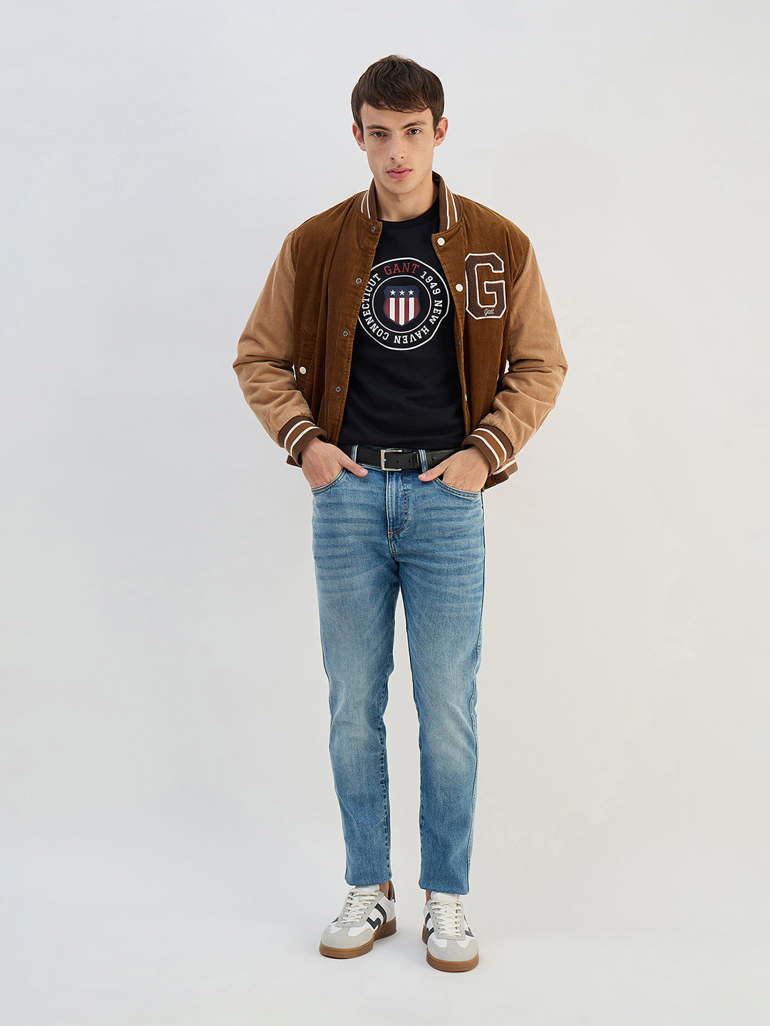 Gant Men Black Solid Round Neck Sweatshirt