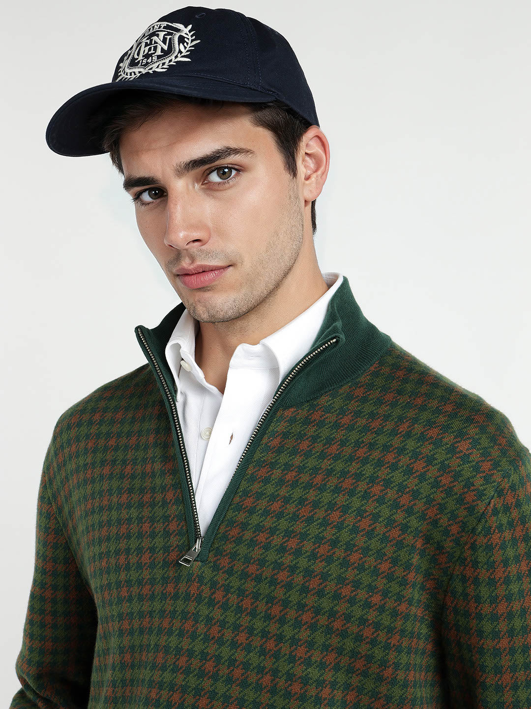 Gant Men Green Solid Half Zip Sweater