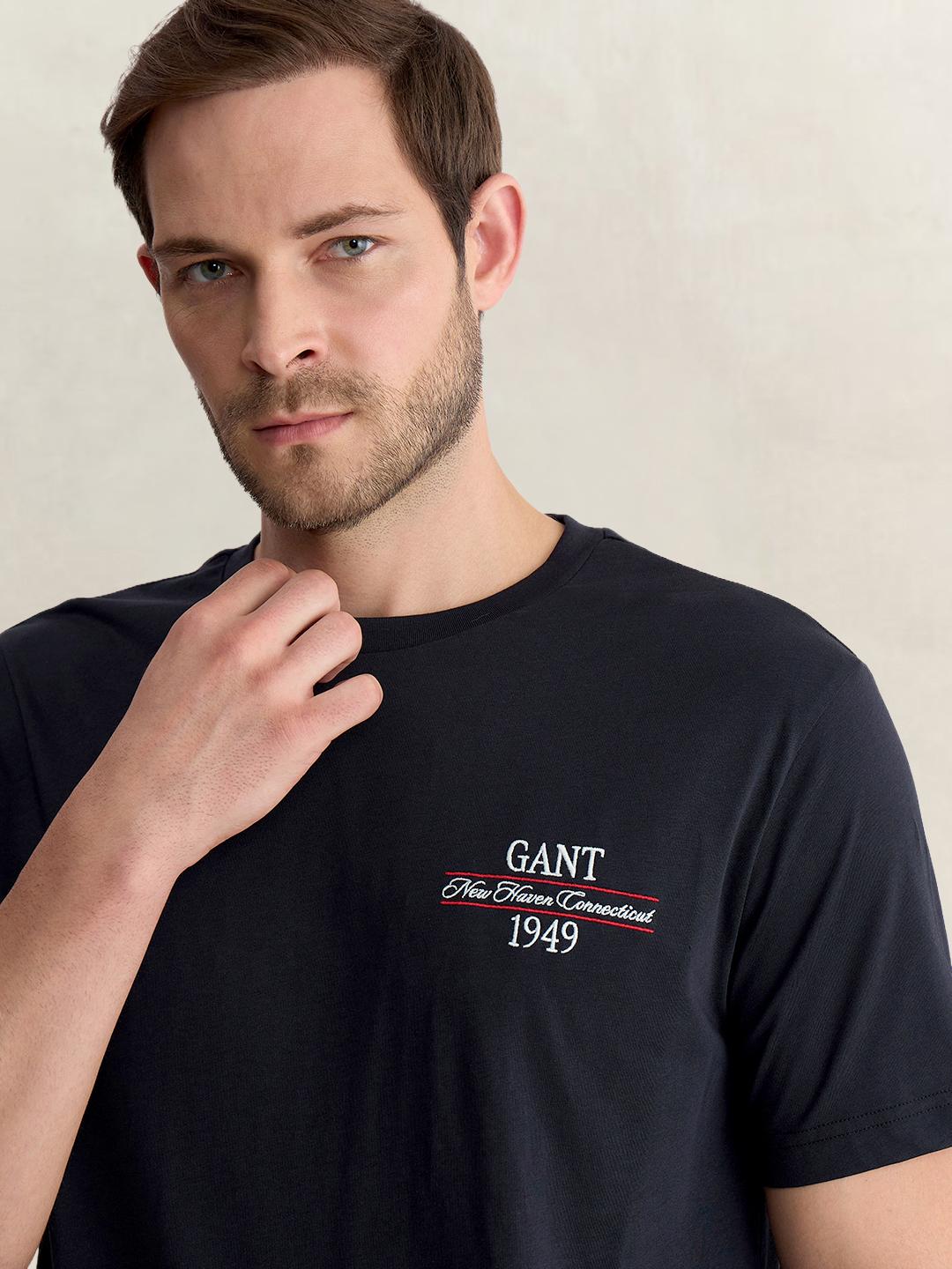 Gant Men Black Regular Fit Solid Pure Cotton Tshirt