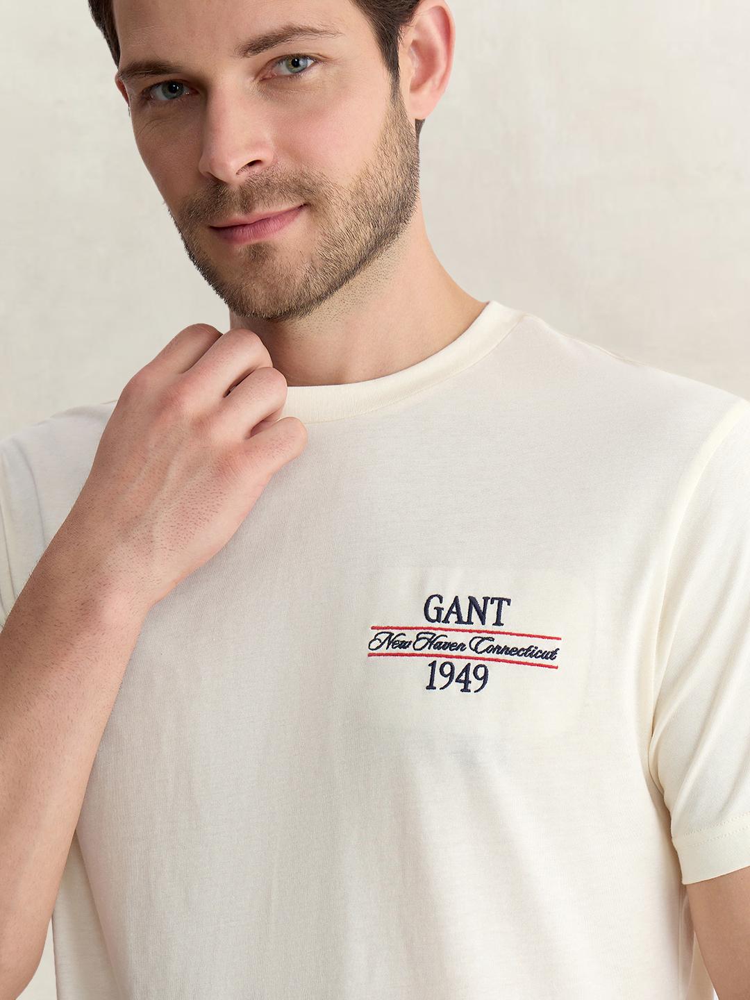 Gant Men Off White Regular Fit Solid Pure Cotton Tshirt