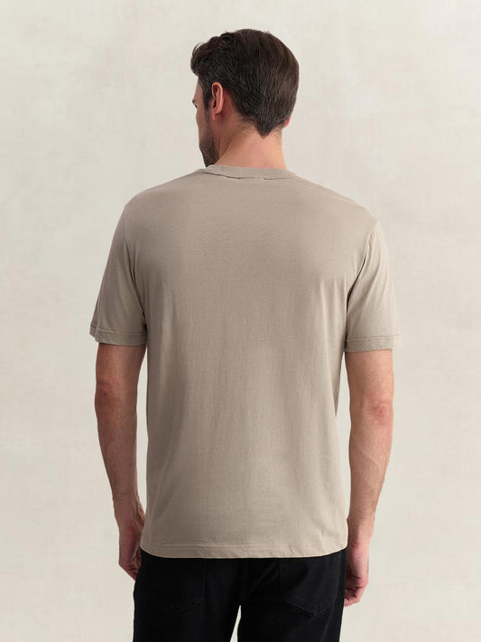 Gant Men Beige Regular Fit Solid Pure Cotton Tshirt