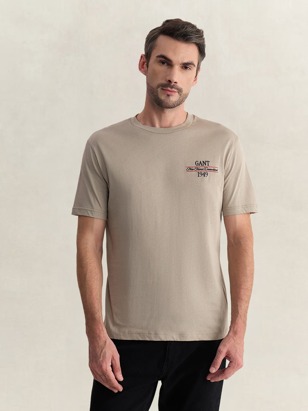 Gant Men Beige Regular Fit Solid Pure Cotton Tshirt