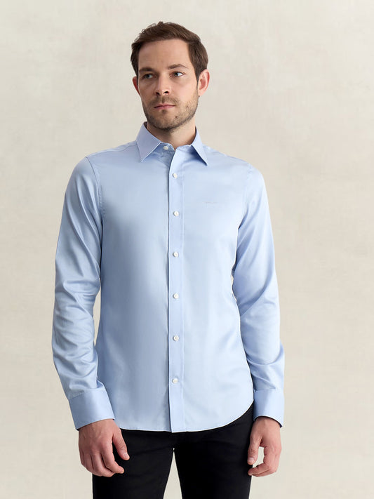Gant Men Blue Slim Fit Solid Sateen Shirt