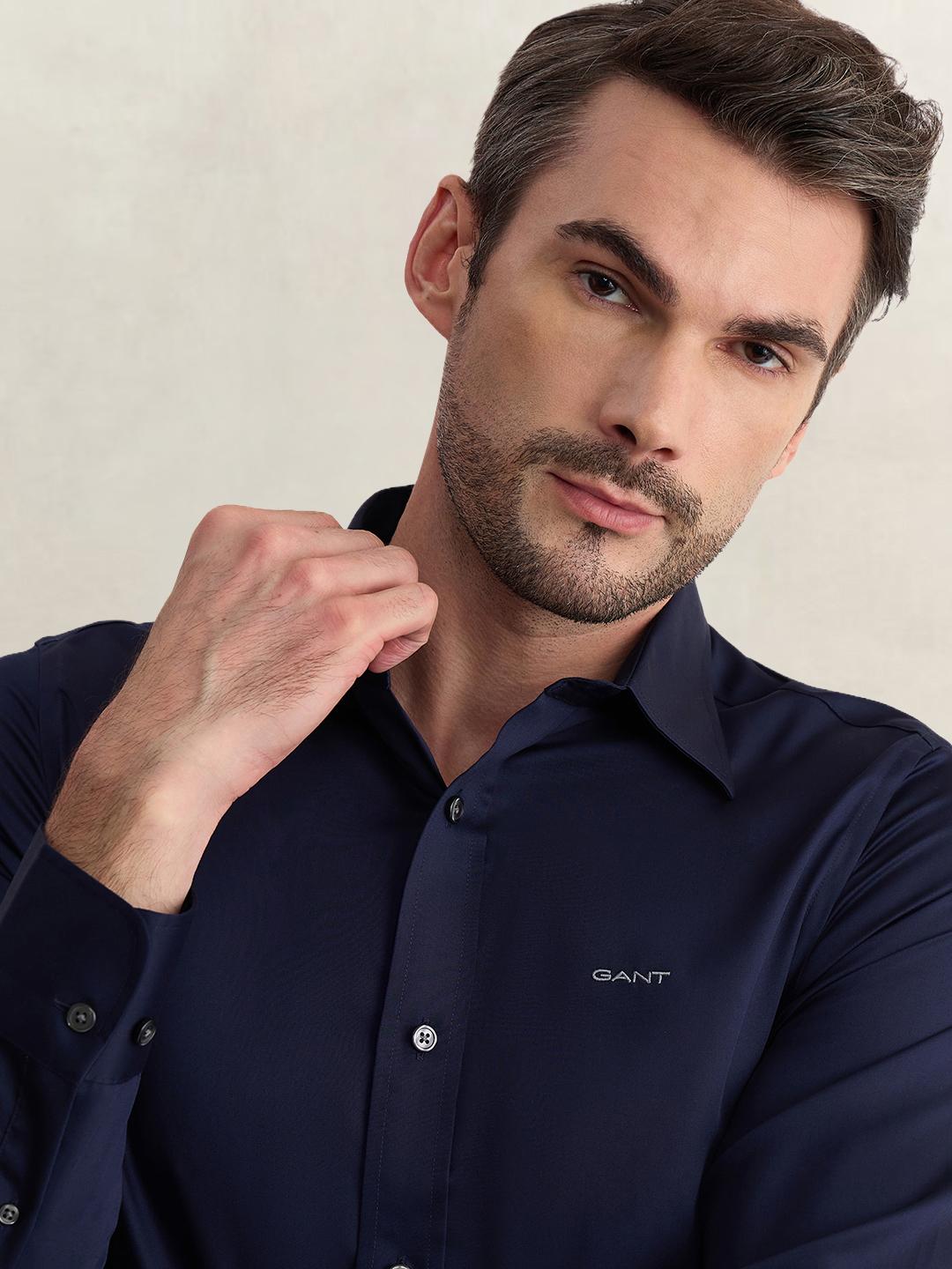 Gant Men Blue Slim Fit Solid Sateen Shirt