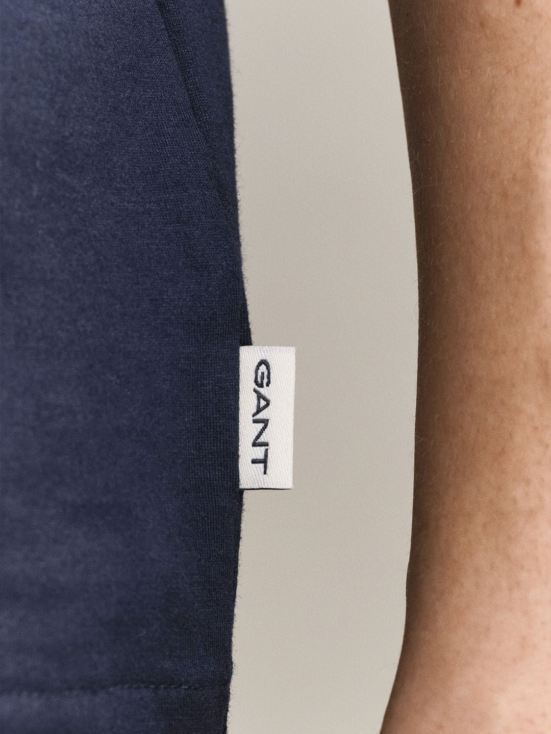 Gant Men Navy Blue Solid Regular Fit Pure Cotton T-Shirt