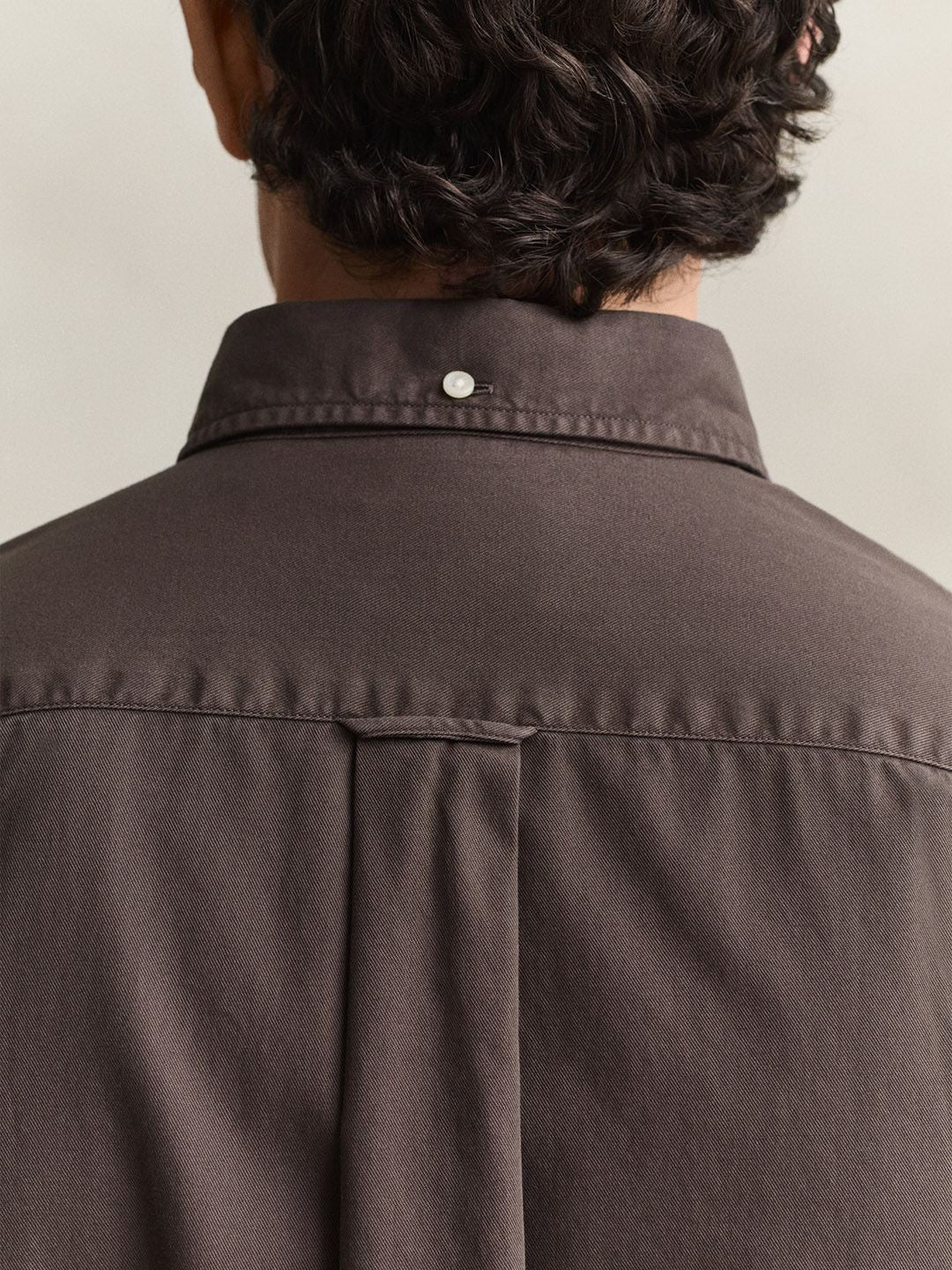 Gant Men Dark Brown Solid Regular Fit Pure Cotton Shirt