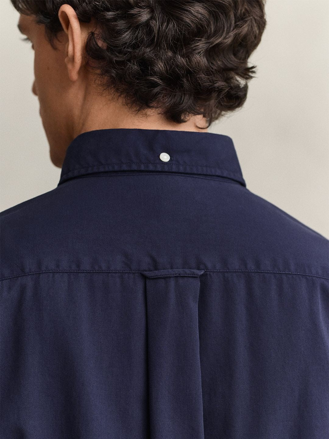 Gant Men Navy Blue Solid Regular Fit Pure Cotton Shirt