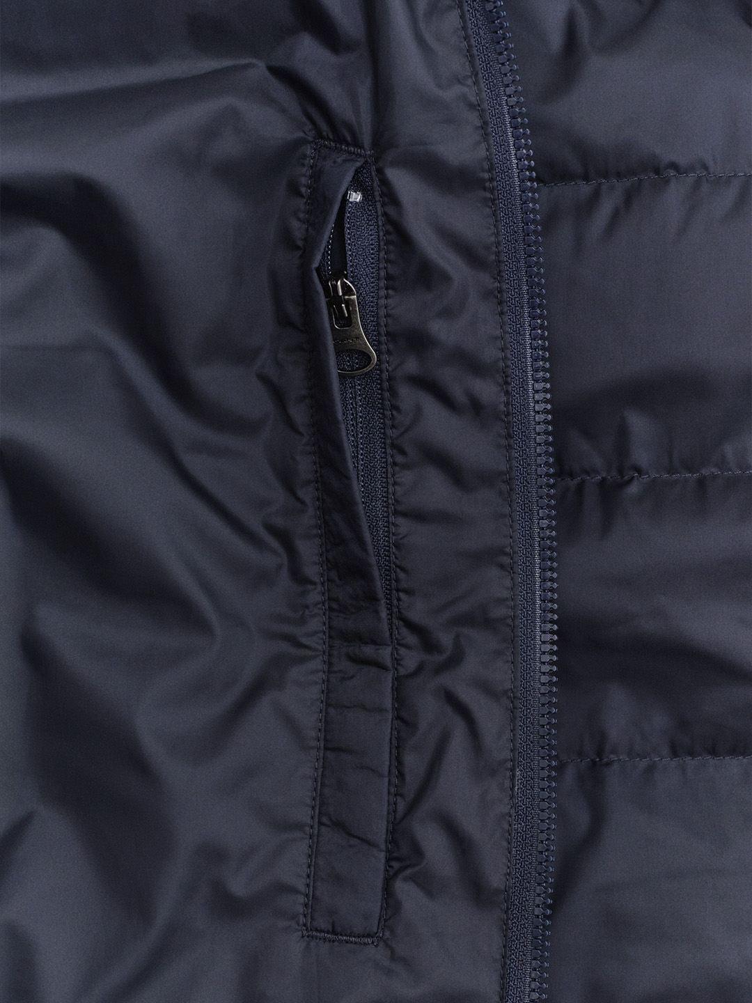 Gant Men Navy Blue Quilted Regular Fit Puffer Jacket