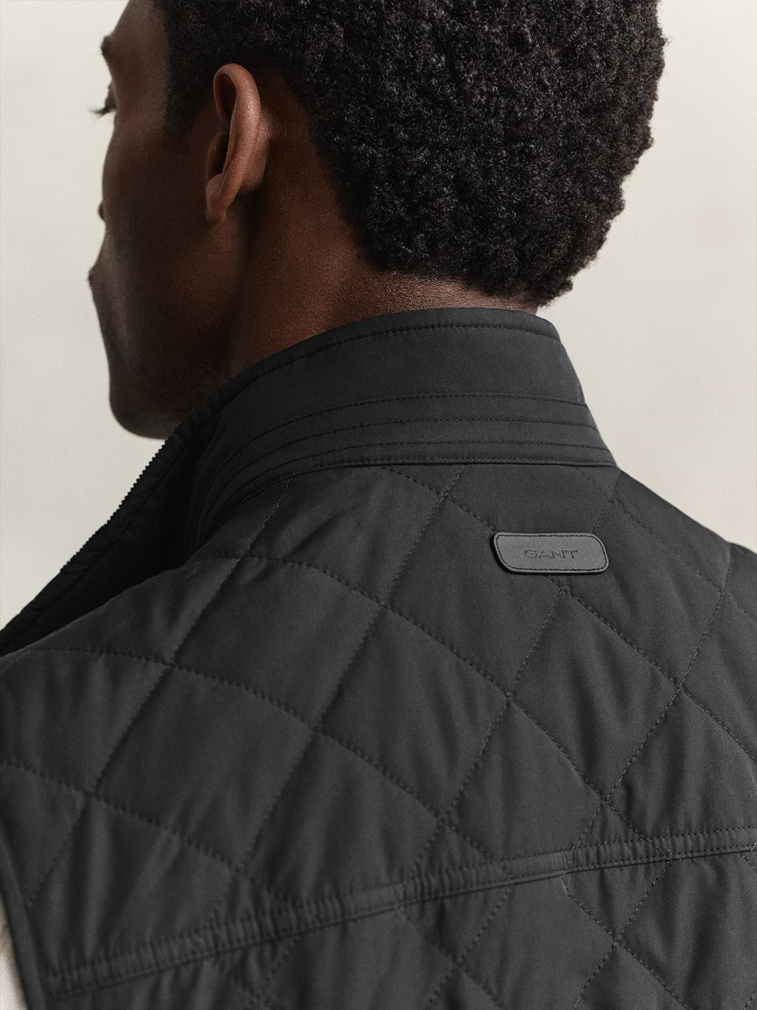 Gant Men Black Regular Fit Classic Quilted Jacket