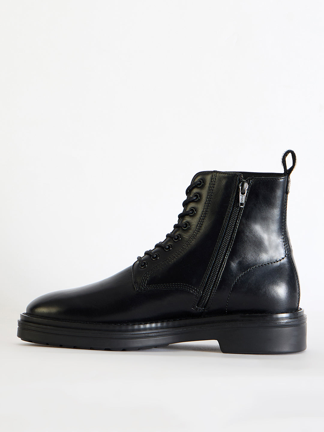 Gant Men Black  Solid Lace-Up Round Toe Boots