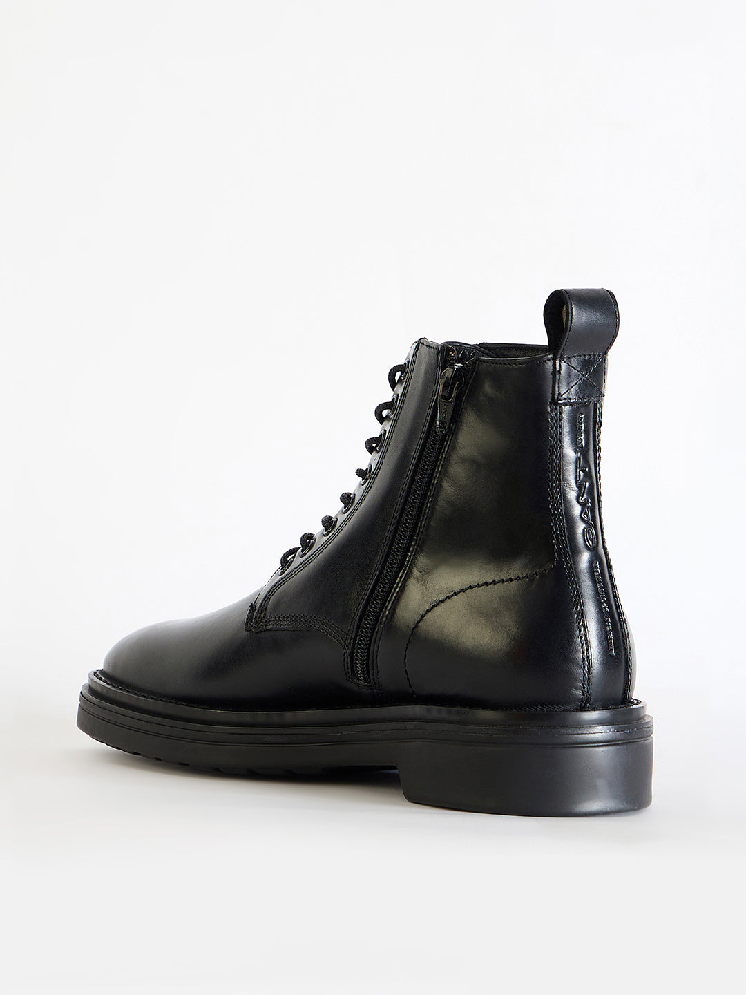 Gant Men Black  Solid Lace-Up Round Toe Boots