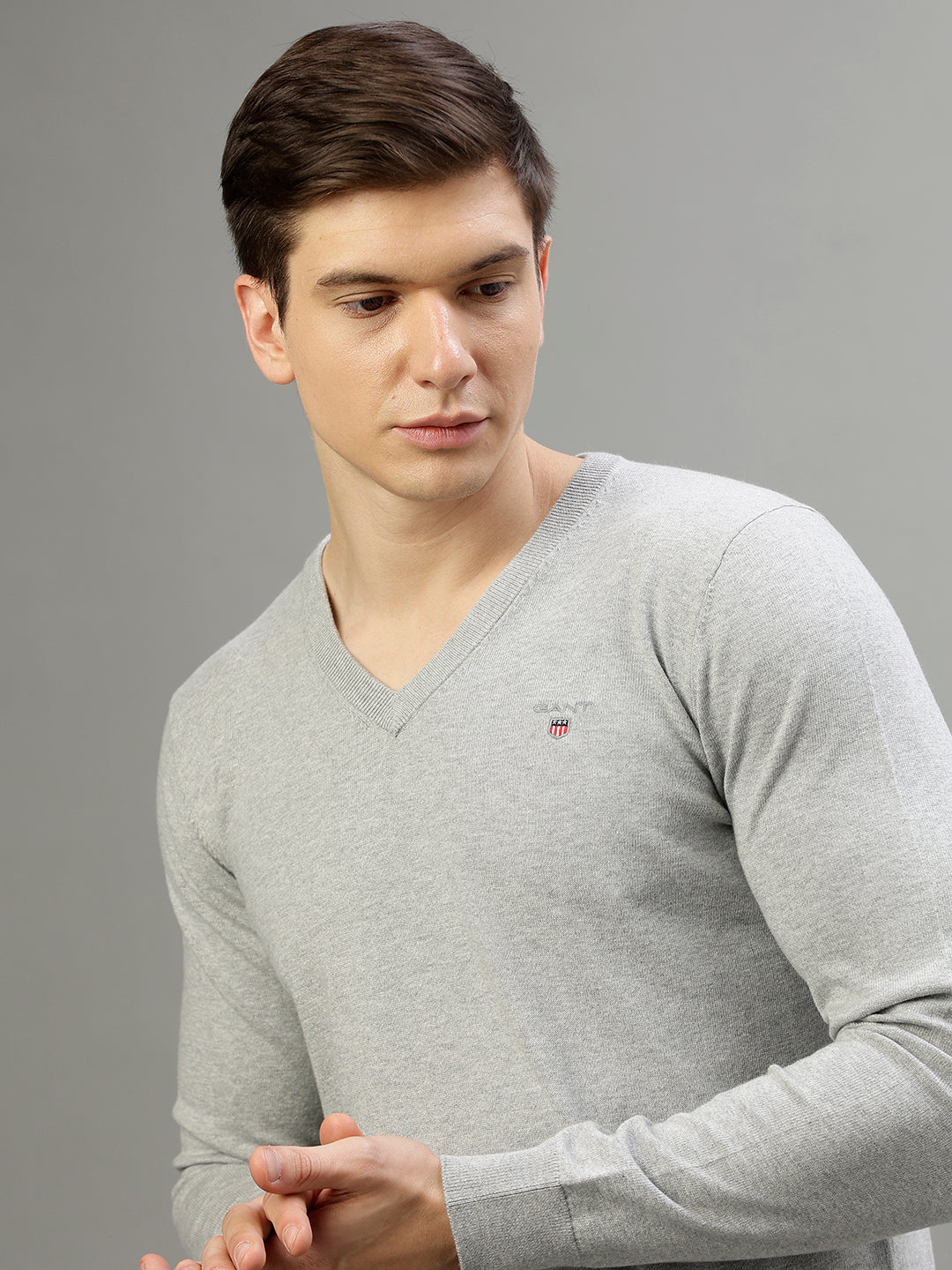 Gant Men Solid V Neck Long Sleeves Sweater