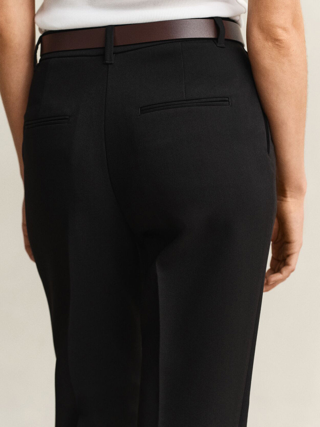 Gant Women Black Solid Slim Fit Trouser