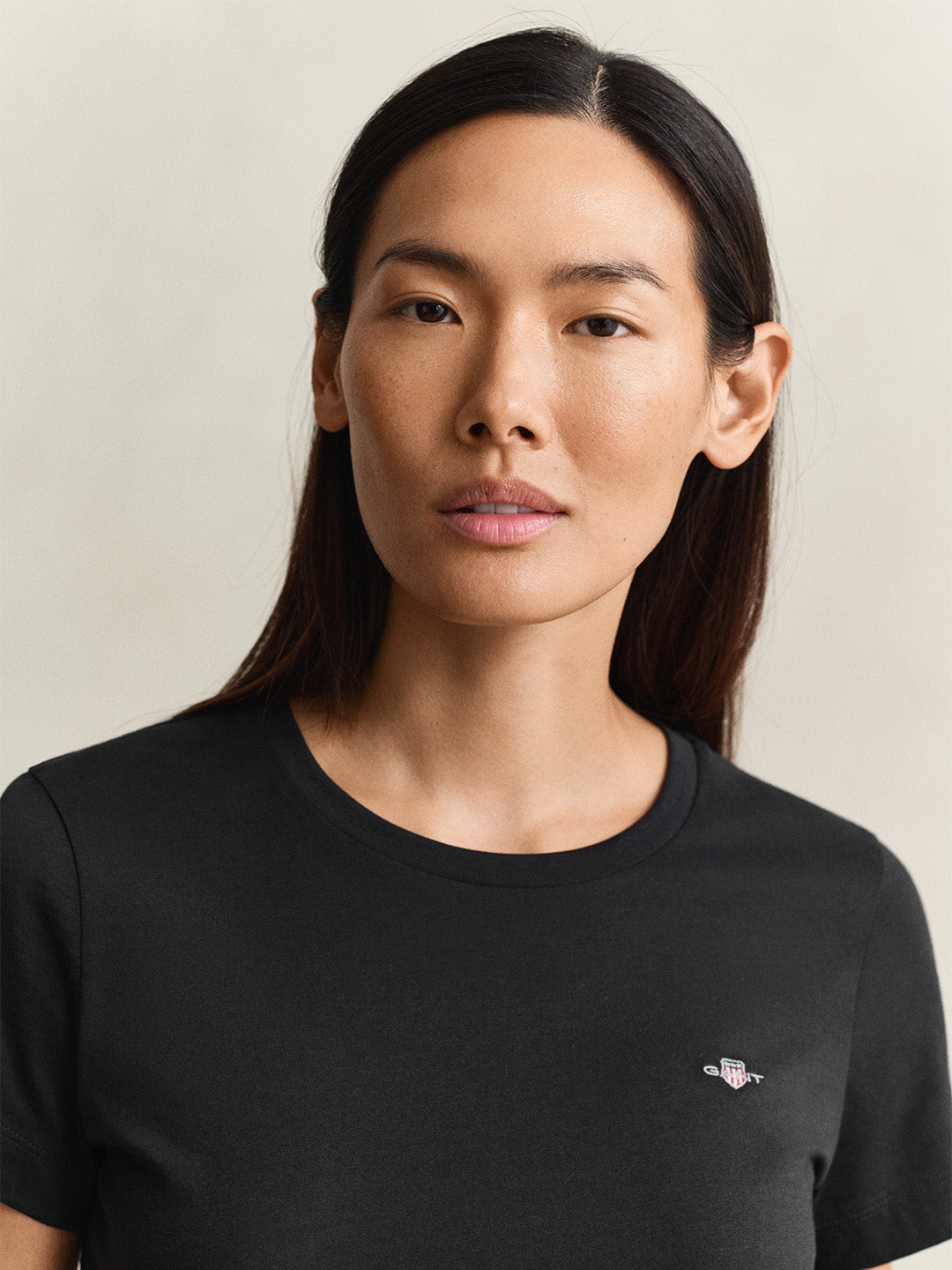 Gant Women Black Solid Regular Fit T-Shirt