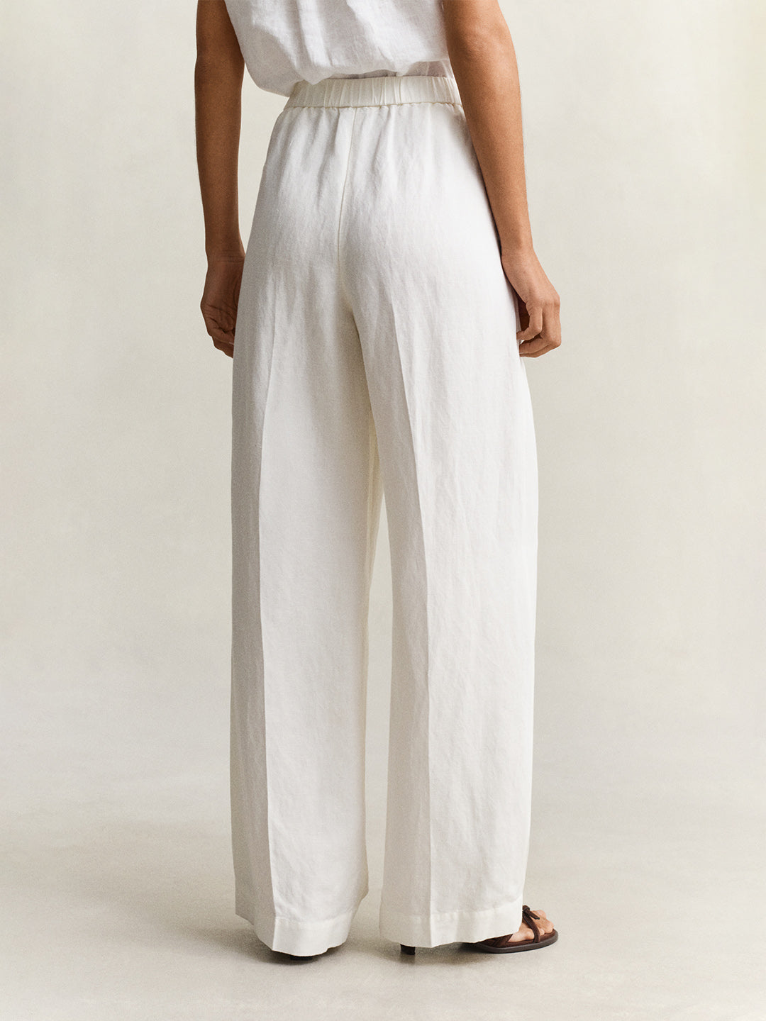 Gant Women White Solid Relaxed Fit Linen Trouser