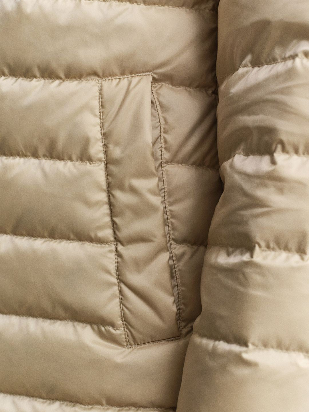 Gant Women Beige Quilted Regular Fit Puffer Jacket