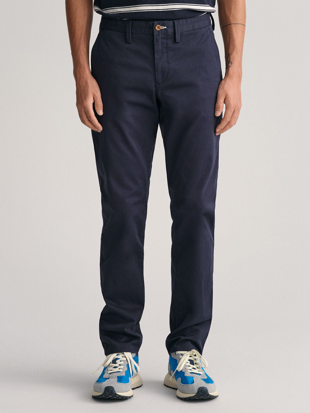 Gant Men Blue Slim Fit Solid Trouser
