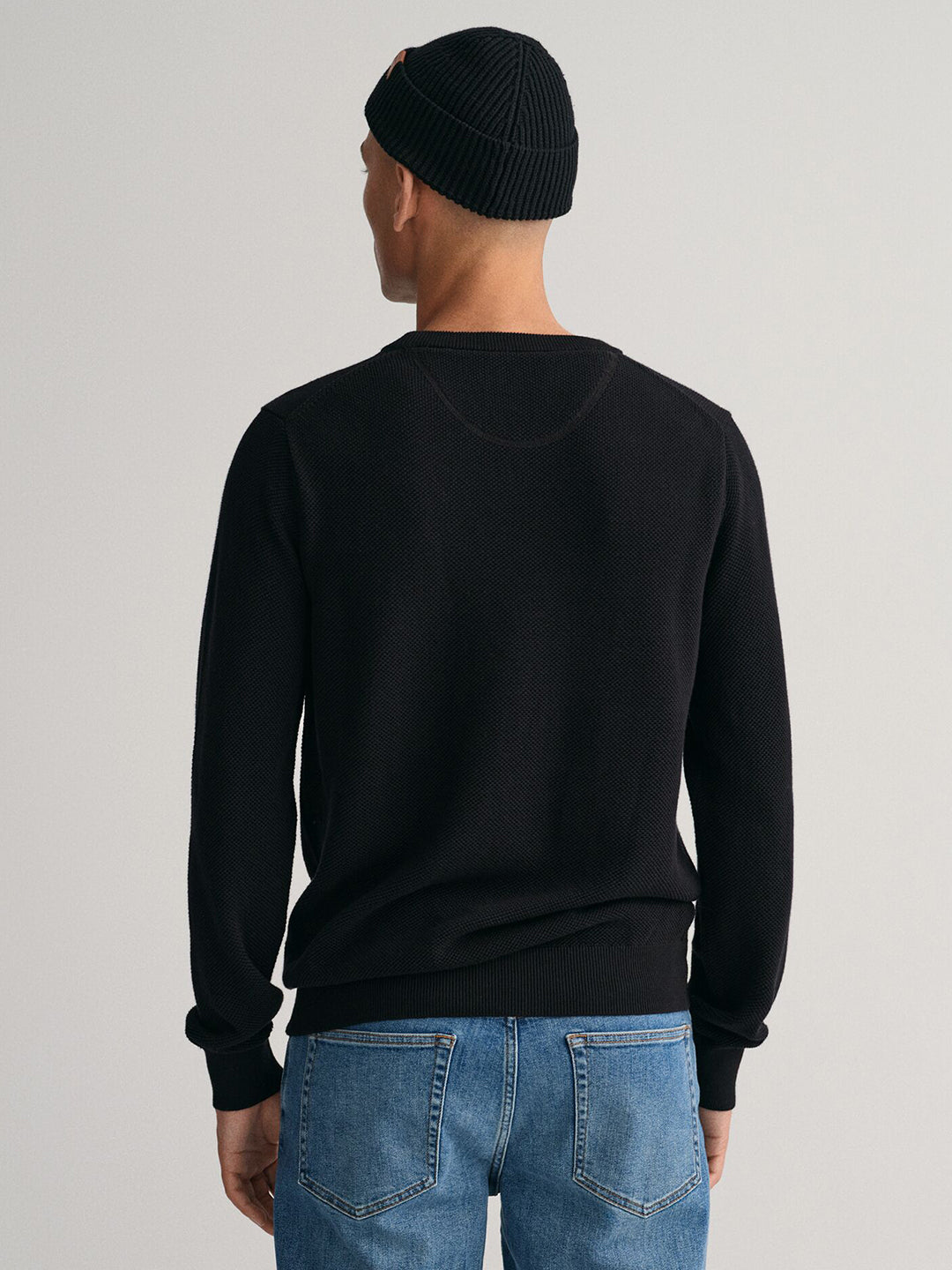 Gant Men Black Solid Crew Neck Sweater