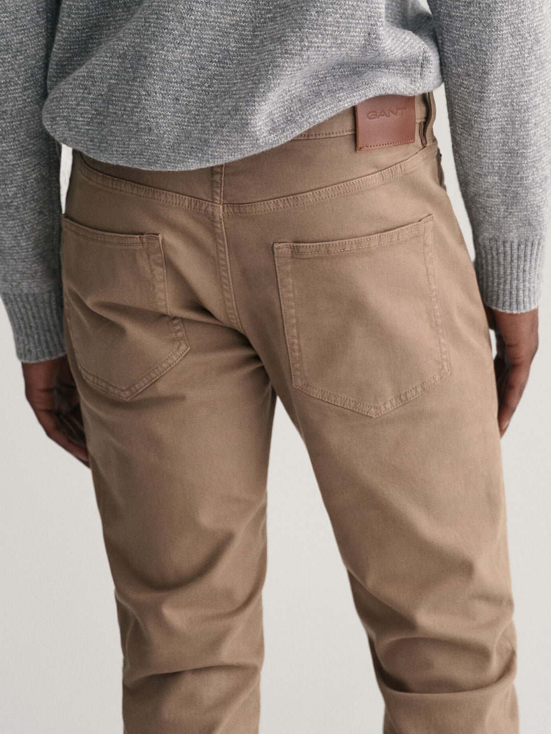 Gant Men Brown Slim Fit Solid Jeans