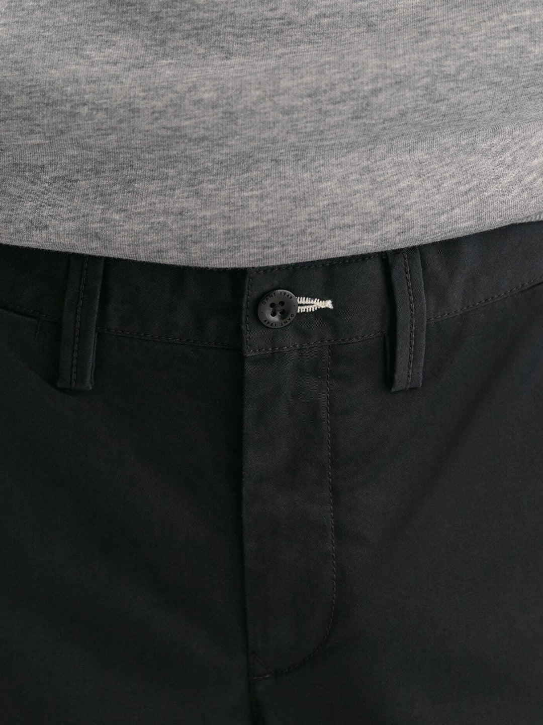 Gant Men Black Slim Fit Solid Trouser