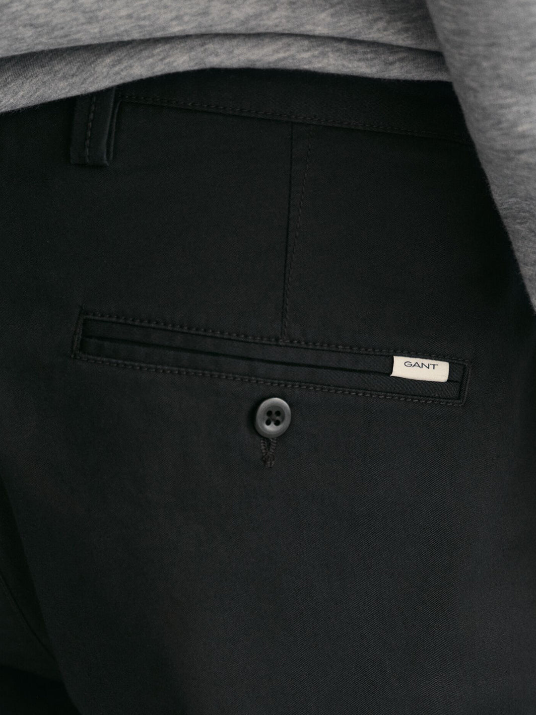 Gant Men Black Slim Fit Solid Trouser