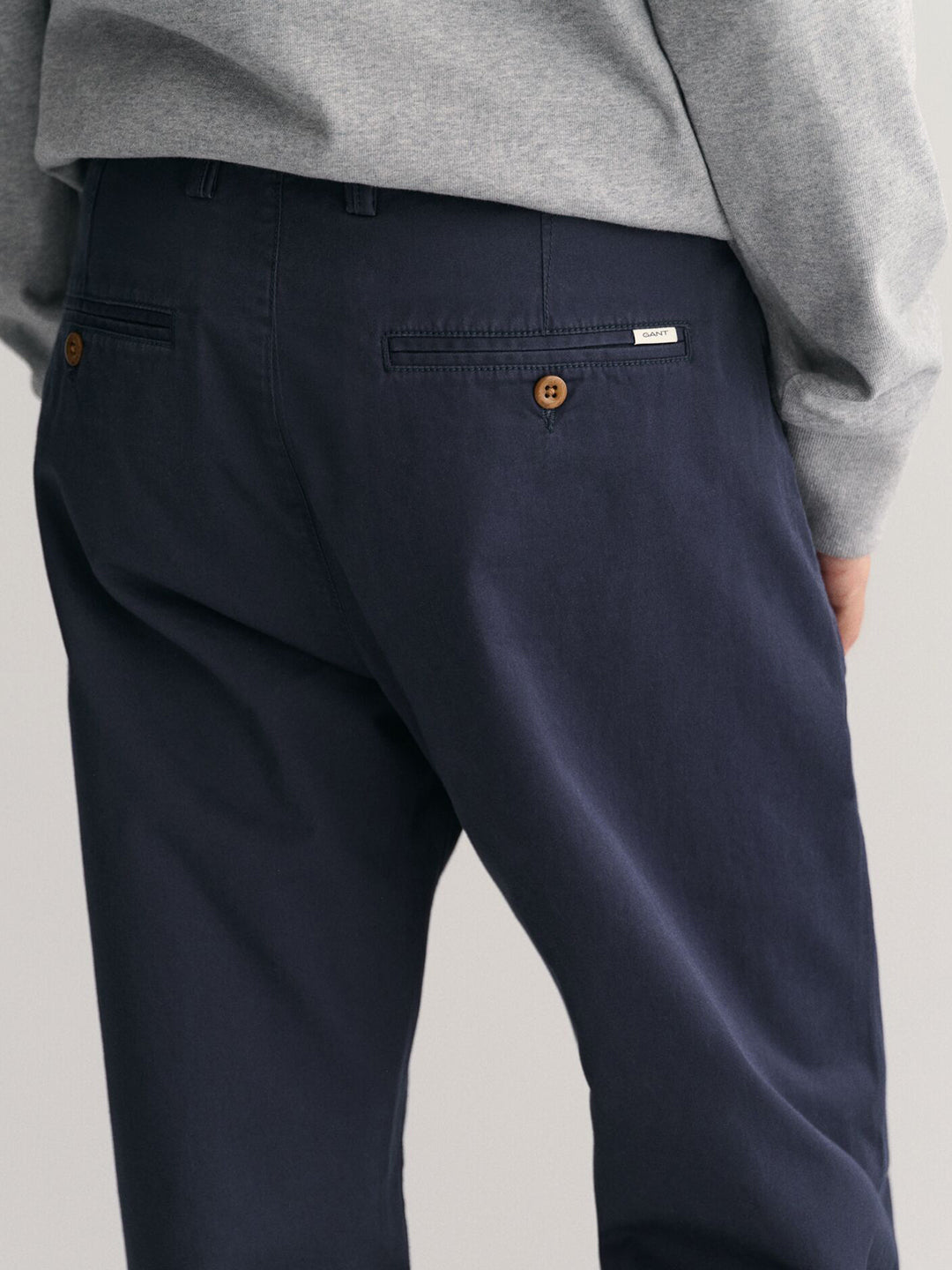 Gant Men Blue Regular Fit Solid Trouser