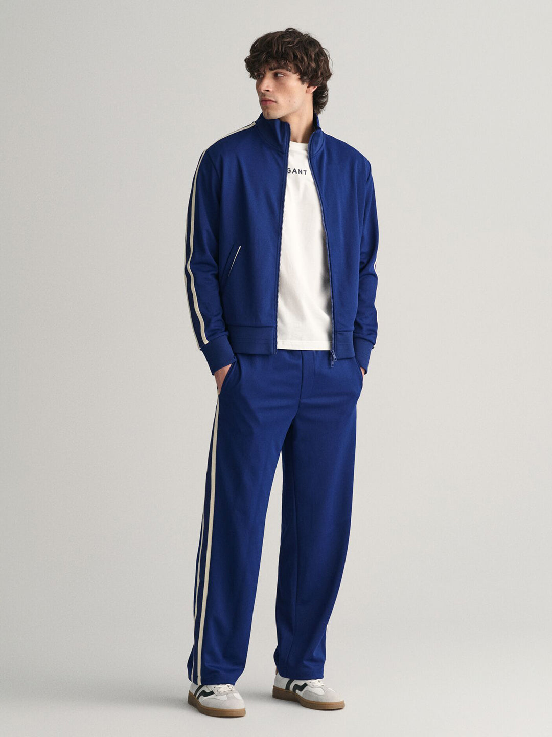 Gant Men Navy Blue Embroidered Spread Collar Full Sleeves Front-Open Sweatshirt